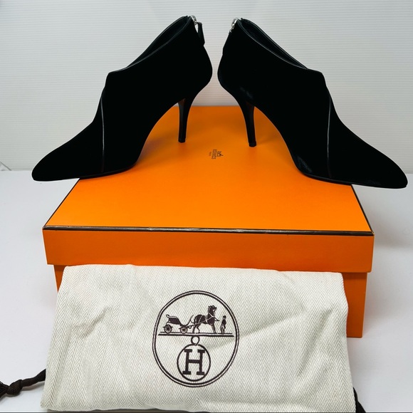 HERMES**Black Velvet Booties**EU 36; US 6**$1650 - Picture 4 of 10